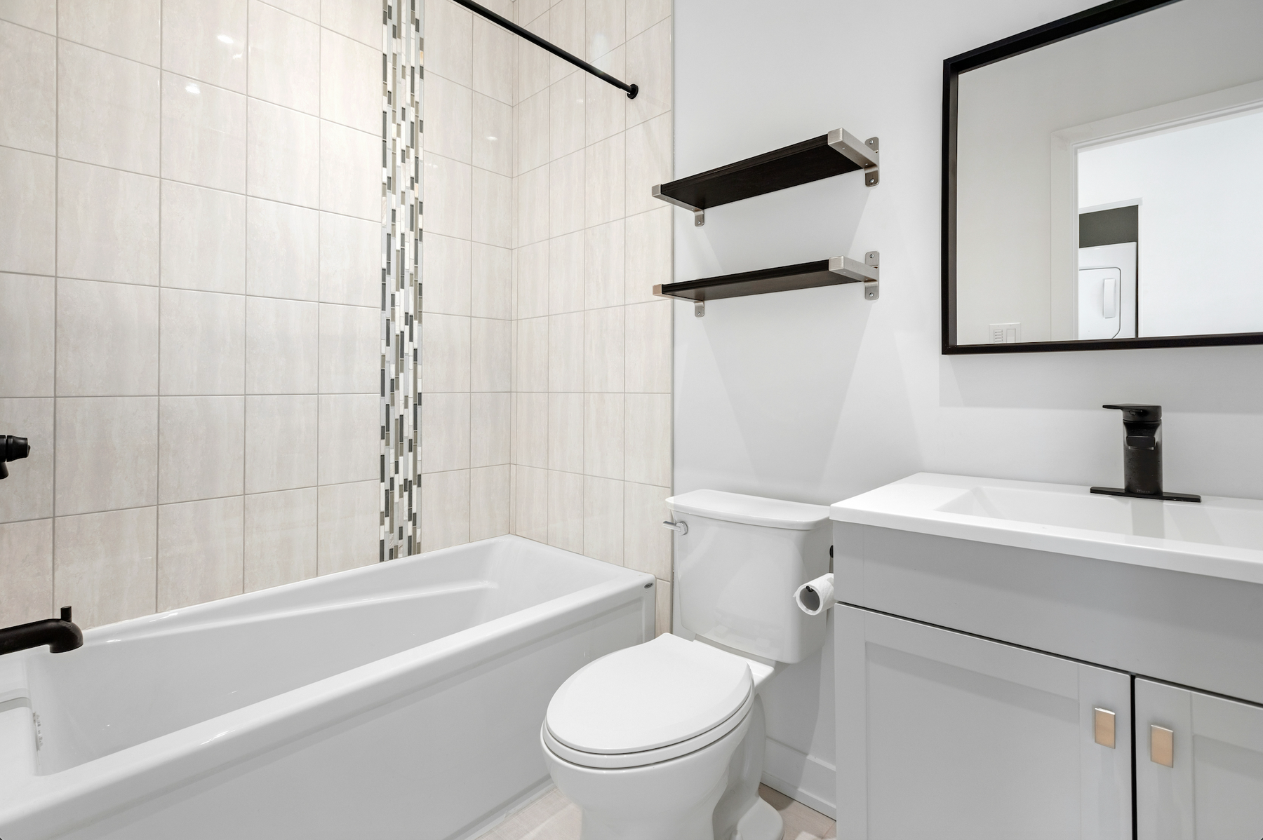 Why a Shower Bath is a Stylish and Practical Solution for Modern Bathrooms
