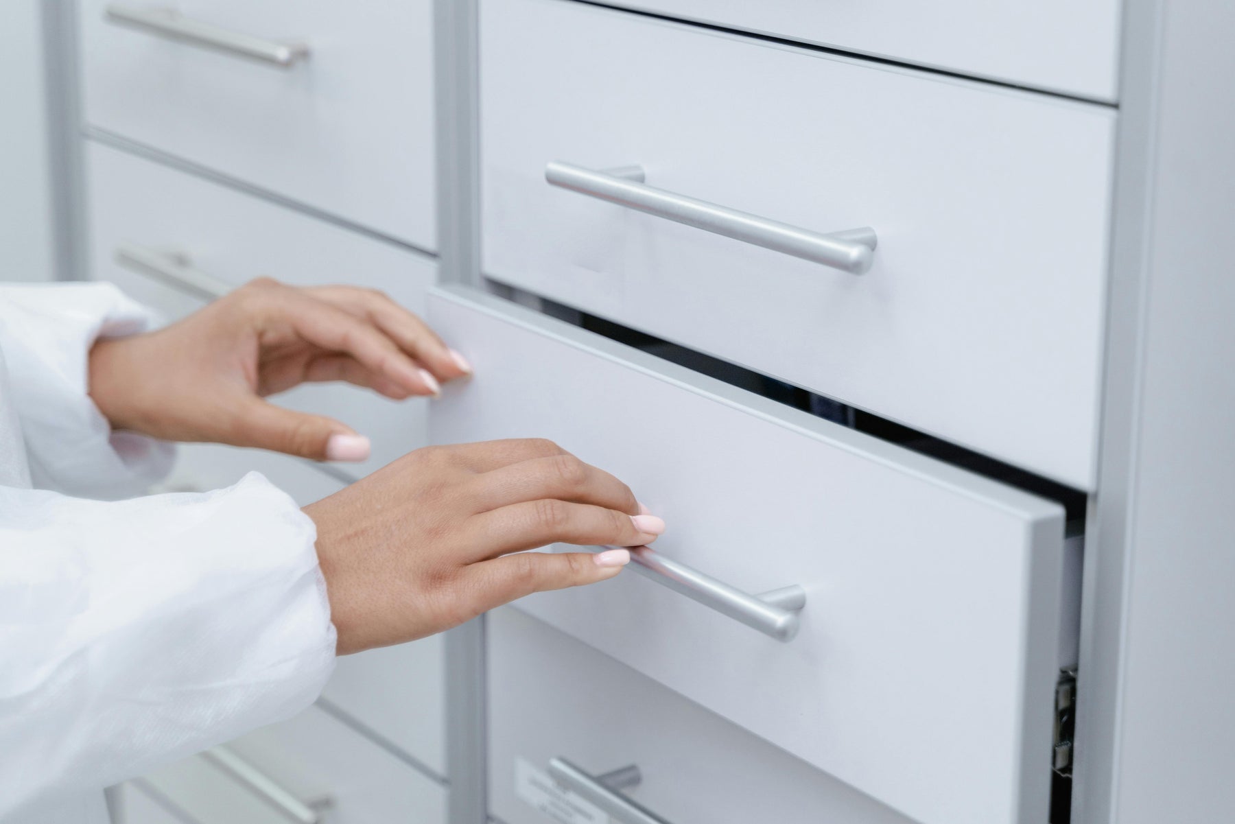 Common Cabinet Handle Placement Mistakes and How to Fix Them
